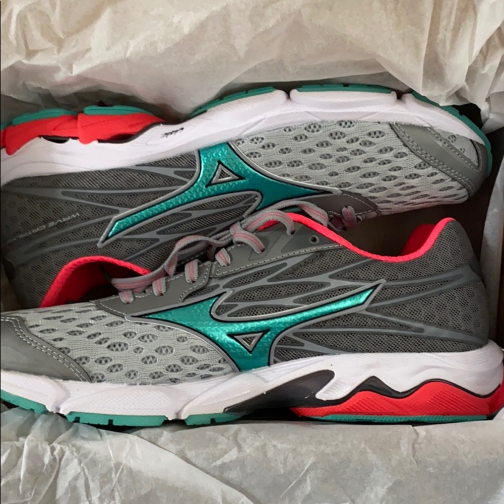 Mizuno Wave Catalyst Women’s size 8.5